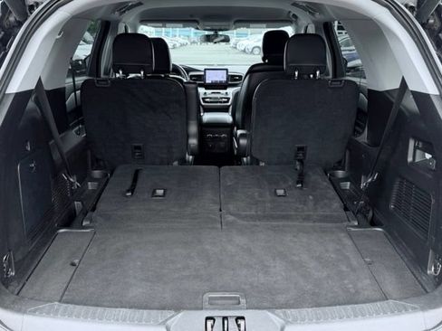 Used 2020 Ford Explorer XLT w/ Equipment Group 202A AWD/4WD image 11