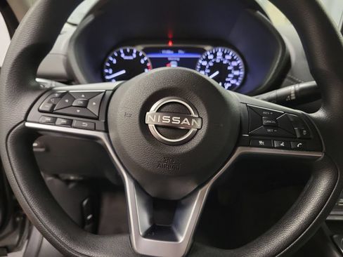 Used 2025 Nissan Sentra SV FWD image 18