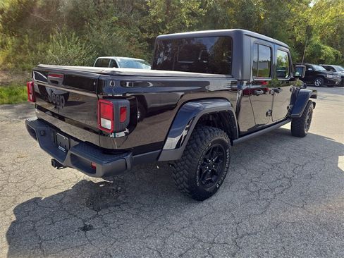 Used 2021 Jeep Gladiator Willys image 4
