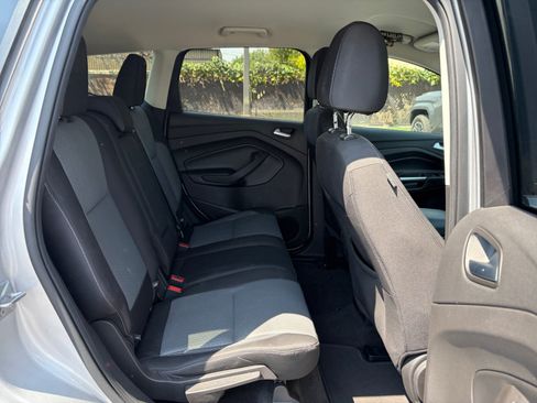 Used 2017 Ford Escape SE AWD/4WD image 16