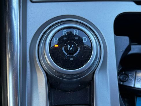 Used 2019 Ford Explorer XLT w/ Equipment Group 202A FWD image 19