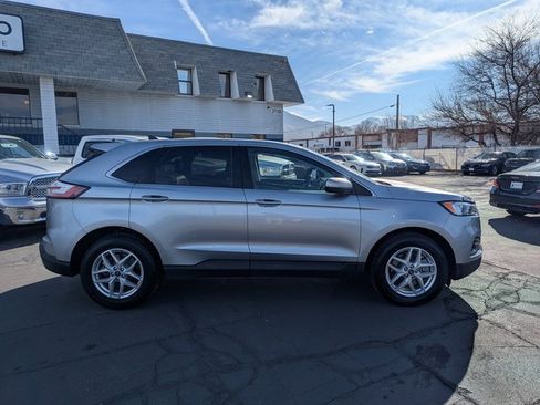 Used 2022 Ford Edge SEL image 2