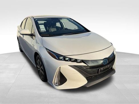 Used 2021 Toyota Prius Prime XLE w/ Carpet Mat Package (TMS) image 8
