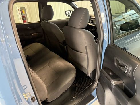 Used 2019 Toyota Tacoma TRD Sport image 21