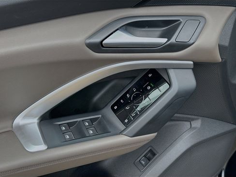 Certified 2025 Audi Q5 Premium w/ Convenience Package image 22