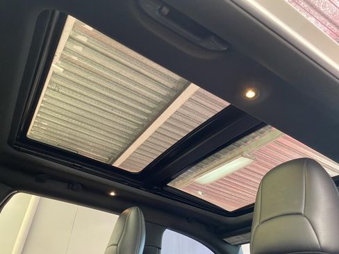 Used 2019 Jeep Cherokee High Altitude FWD image 15