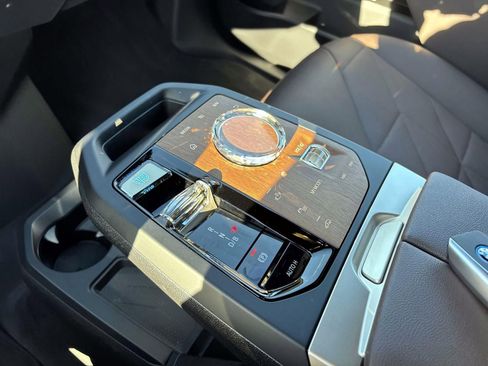 Used 2023 BMW iX xDrive50 w/ Premium Package image 23