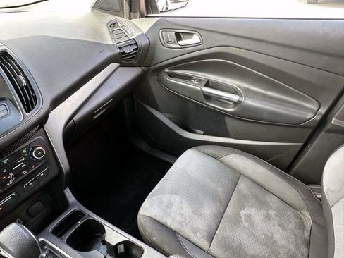 Used 2018 Ford Escape SE w/ SE Sync 3 Package FWD image 28