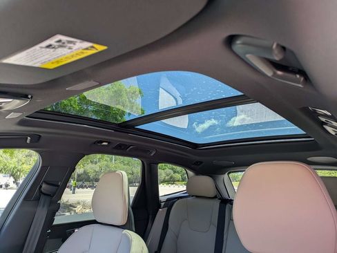 New 2026 Volvo XC60 B5 Plus w/ Protection Package Premier AWD/4WD image 24