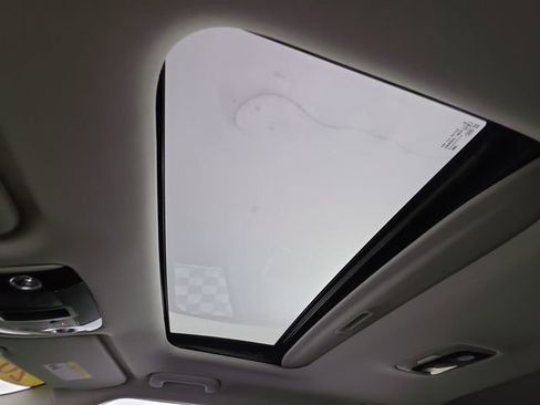 Certified 2025 Kia Seltos EX w/ EX Sunroof Package image 36