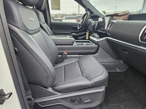 New 2026 Ford Expedition Max Platinum image 16