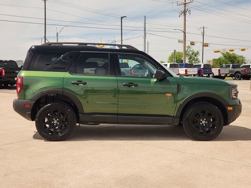 Used 2025 Ford Bronco Sport Badlands image 7