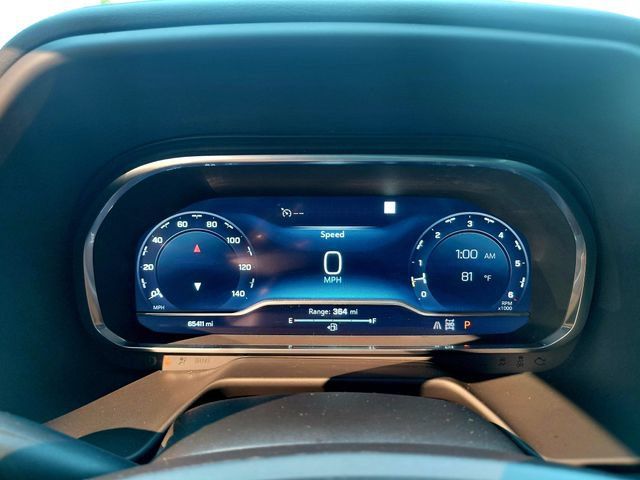 Used 2022 Chevrolet Tahoe Z71 w/ Z71 Off-Road Package AWD/4WD image 31