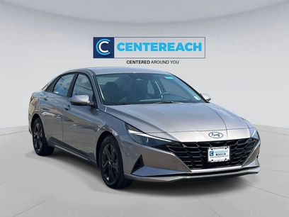 Used 2023 Hyundai Elantra SEL w/ Preferred Accessory Package