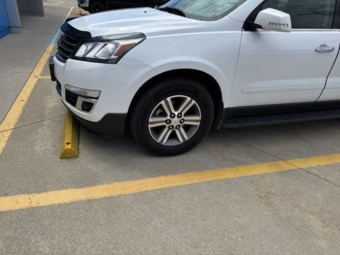 Used 2017 Chevrolet Traverse LT AWD/4WD image 22