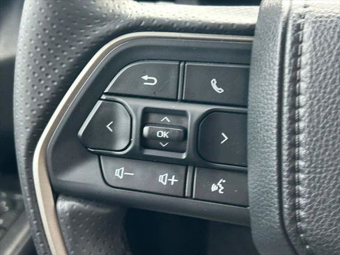 Certified 2025 Toyota 4Runner Limited AWD/4WD image 39