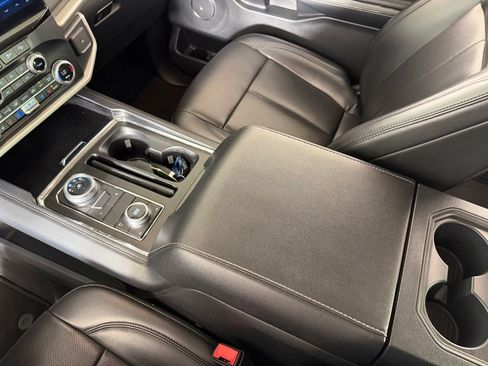 Used 2024 Ford Expedition XLT AWD/4WD image 18
