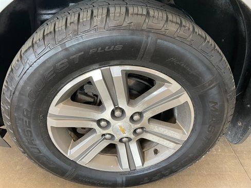 Used 2015 Chevrolet Traverse LT AWD/4WD image 24