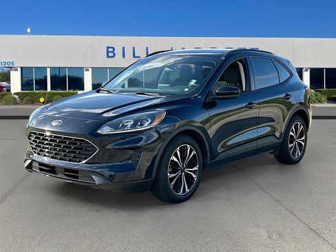 Certified 2021 Ford Escape SE w/ SE Sport Appearance Package image 3
