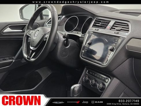 Used 2020 Volkswagen Tiguan SE FWD image 12