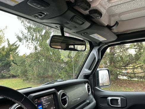 Used 2020 Jeep Wrangler Unlimited Sahara w/ Cold Weather Group image 22