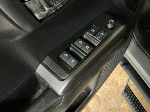 Certified 2023 Toyota Tacoma TRD Off-Road AWD/4WD image 11