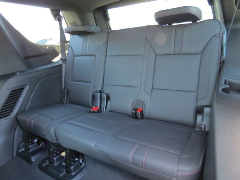 Used 2025 Chevrolet Tahoe RST w/ Advanced Technology Package AWD/4WD image 16