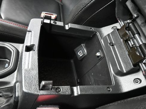 Used 2022 Jeep Wrangler Unlimited Rubicon w/ Steel Bumper Group AWD/4WD image 25