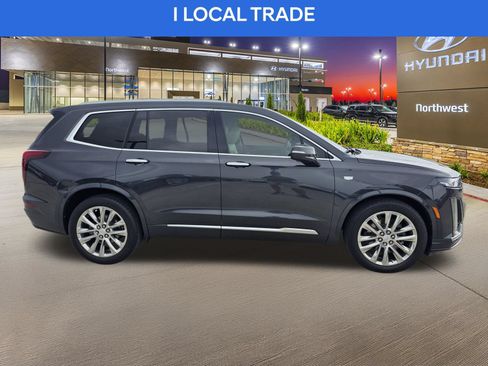 Used 2023 Cadillac XT6 Premium Luxury w/ Technology Package FWD image 6