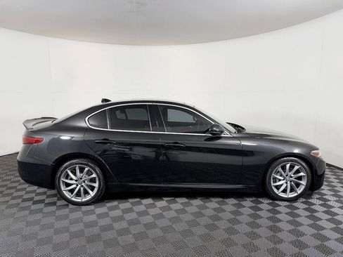 Used 2017 Alfa Romeo Giulia RWD image 7