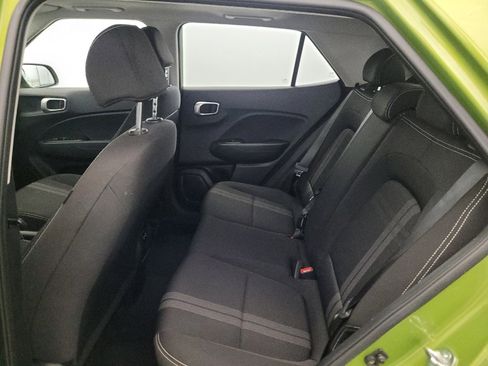 Used 2024 Hyundai Venue SEL FWD image 18