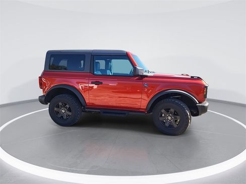 Used 2024 Ford Bronco Black Diamond image 9