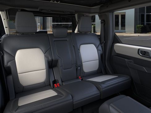 New 2026 Ford Bronco Outer Banks w/ Sasquatch Package AWD/4WD image 11