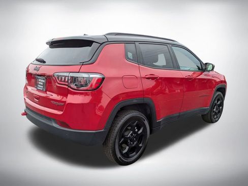 Used 2024 Jeep Compass Trailhawk AWD/4WD image 4