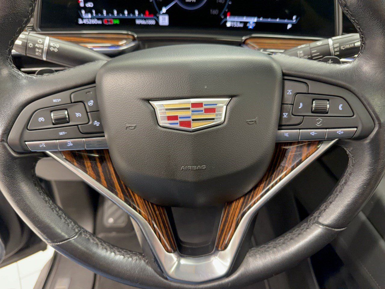 Used 2021 Cadillac Escalade Premium Luxury w/ Driver Assist Tech Package AWD/4WD image 10