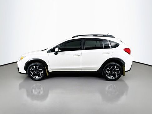 Used 2017 Subaru Crosstrek 2.0i Premium image 2