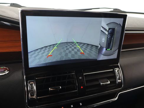 Used 2023 Lincoln Navigator L Reserve AWD/4WD image 6