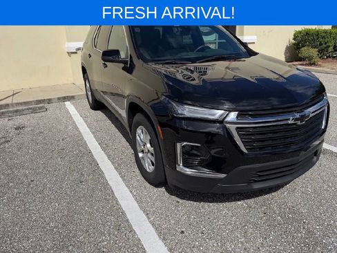Used 2023 Chevrolet Traverse LS image 1