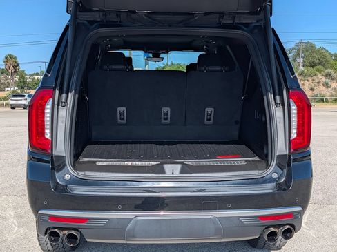 Used 2021 GMC Yukon XL Denali w/ Denali Premium Package RWD image 7