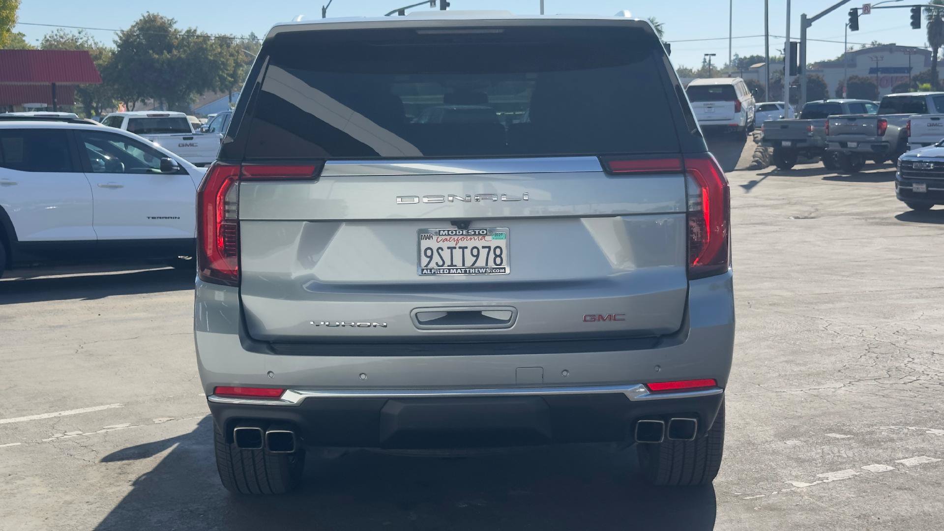 Used 2025 GMC Yukon Denali AWD/4WD image 6