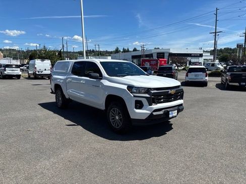 Used 2023 Chevrolet Colorado LT w/ LT Convenience Package II AWD/4WD image 7