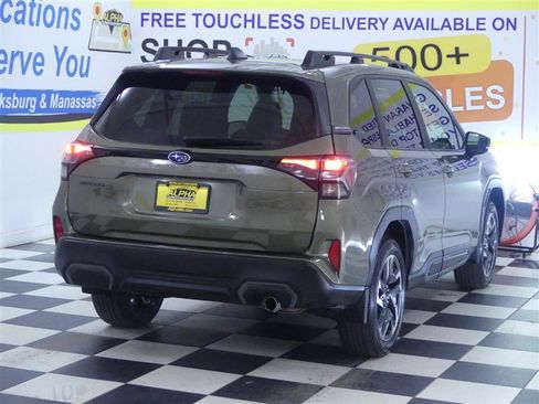 Used 2025 Subaru Forester Limited AWD/4WD image 6