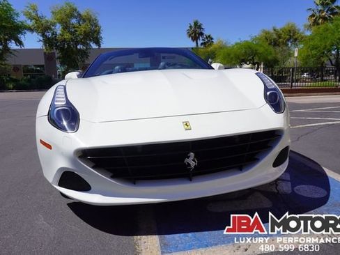 Used 2015 Ferrari California T image 86