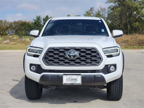 Used 2021 Toyota Tacoma TRD Off-Road image 3