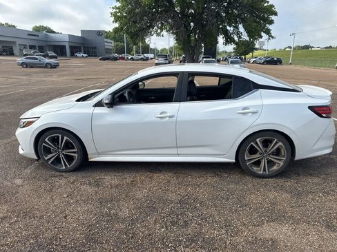 Used 2023 Nissan Sentra SR w/ SR Premium Package image 8