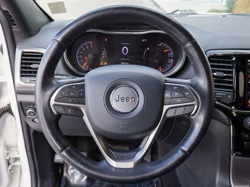Used 2019 Jeep Grand Cherokee Altitude AWD/4WD image 19
