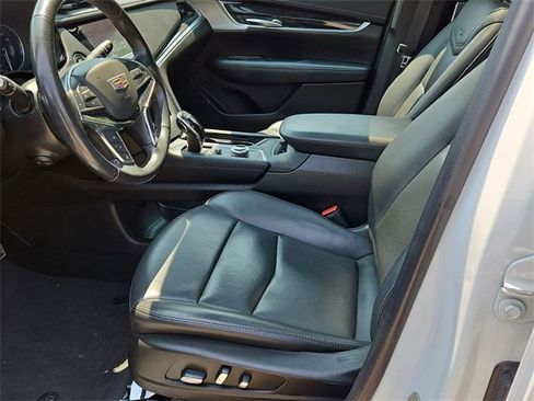 Used 2022 Cadillac XT5 Premium Luxury w/ LPO, Floor Liner Package image 20