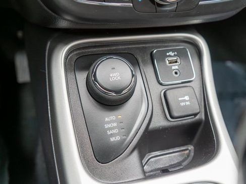 Used 2020 Jeep Compass Latitude w/ Cold Weather Group image 29