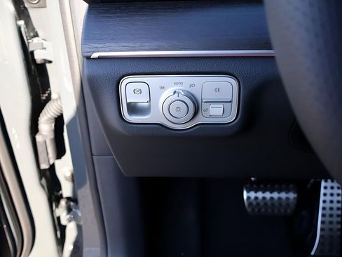 New 2026 Mercedes-Benz GLS 450 4MATIC image 25