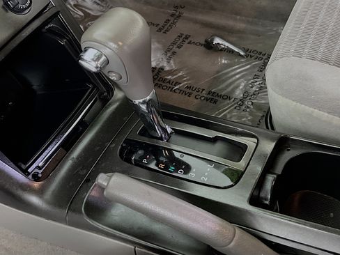 Used 2005 Toyota Camry LE image 22